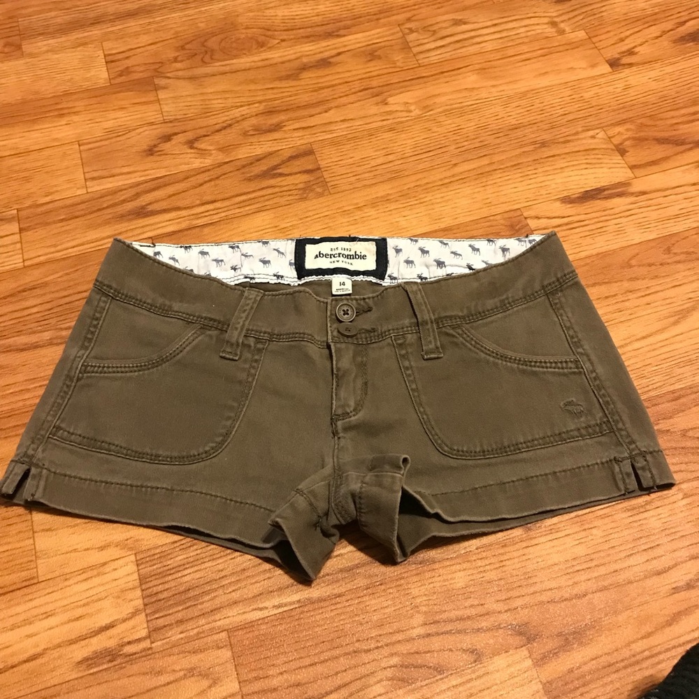 Abercrombie Shorts size 14 💕